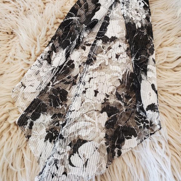 Button Down Black and White Lace Blouse - Picture 14 of 15